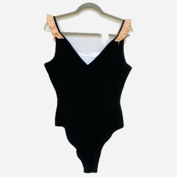 CUPSHE V-NECK ONE PIECE WITH RUFFLE - Picture 8 of 8